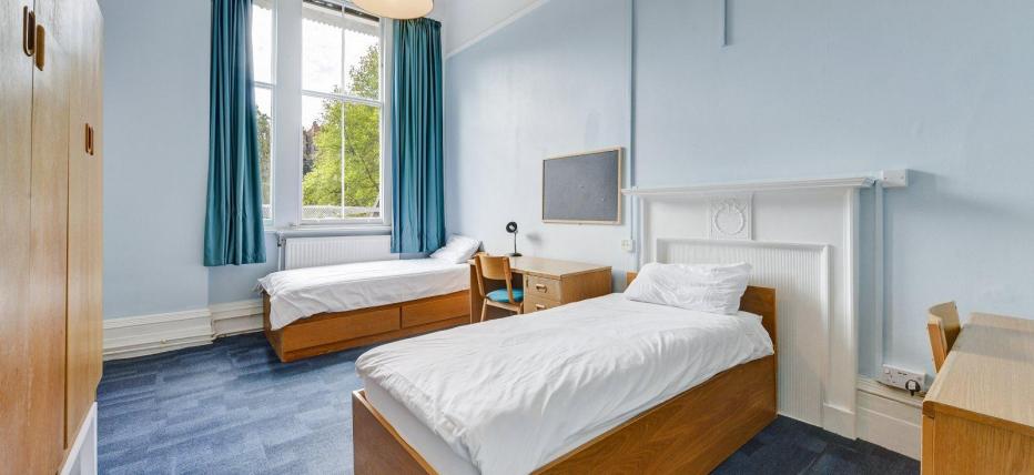 Shared bedroom in student accommodation in Kensington