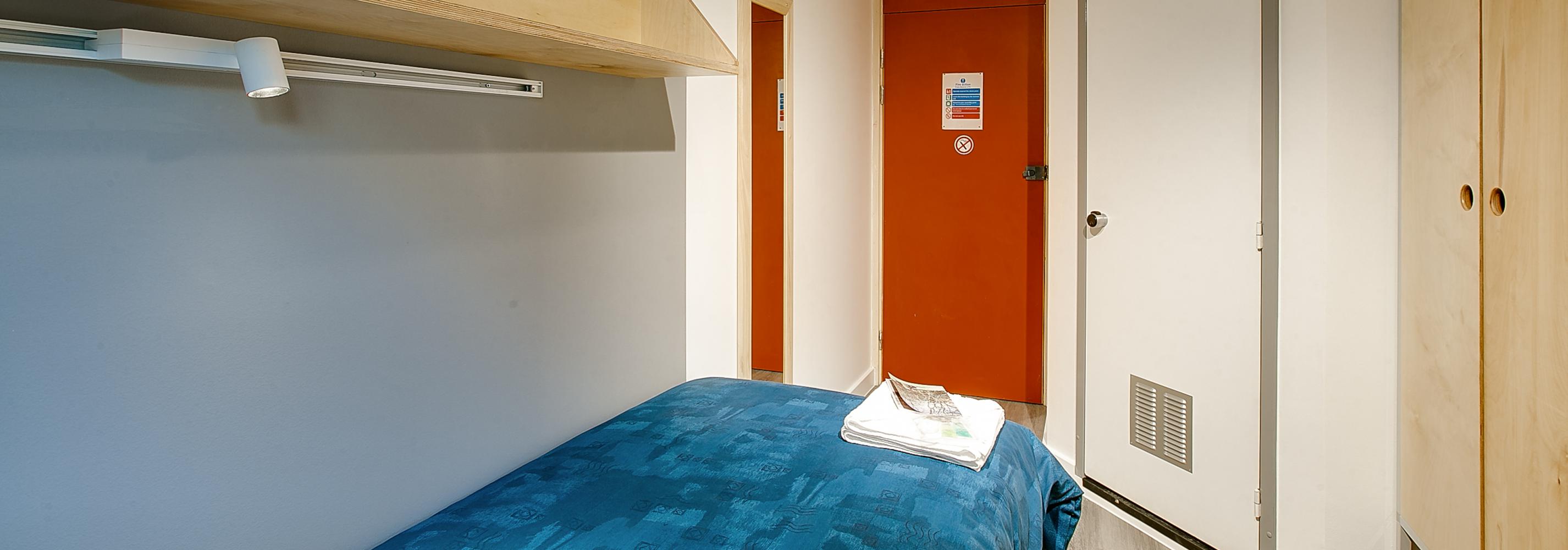 Standard Single bedroom with en-suite bathroom 