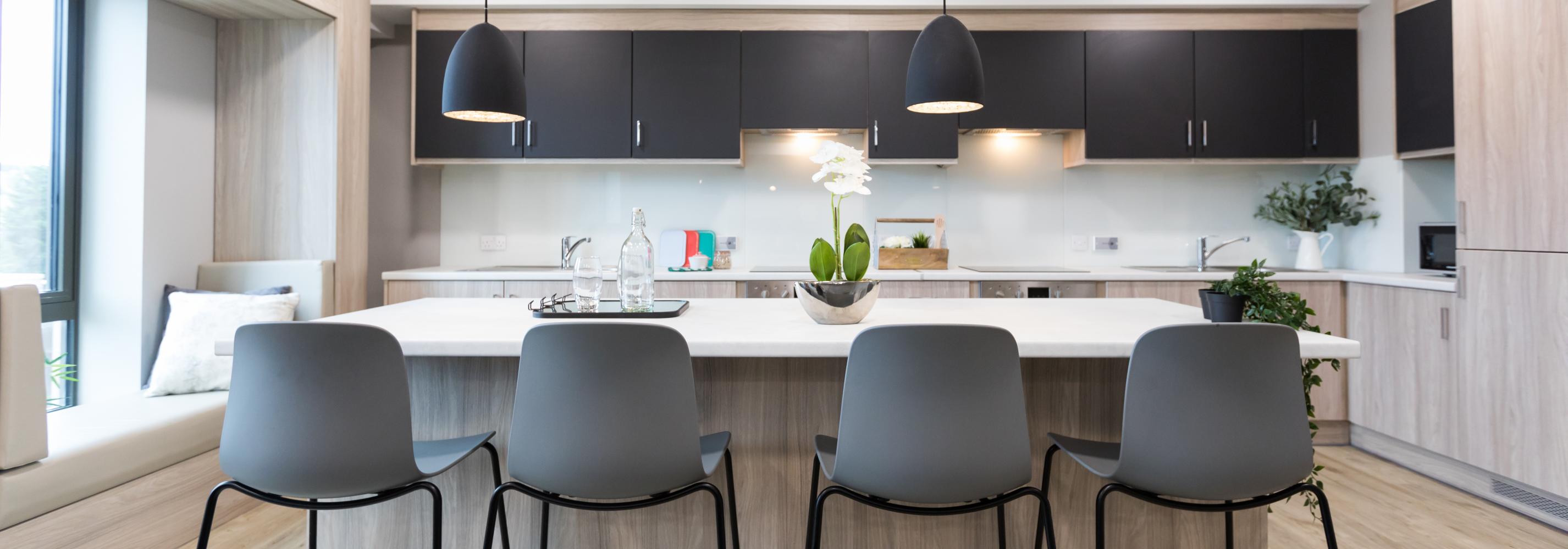 Shared Kitchen breakfast bar with stools