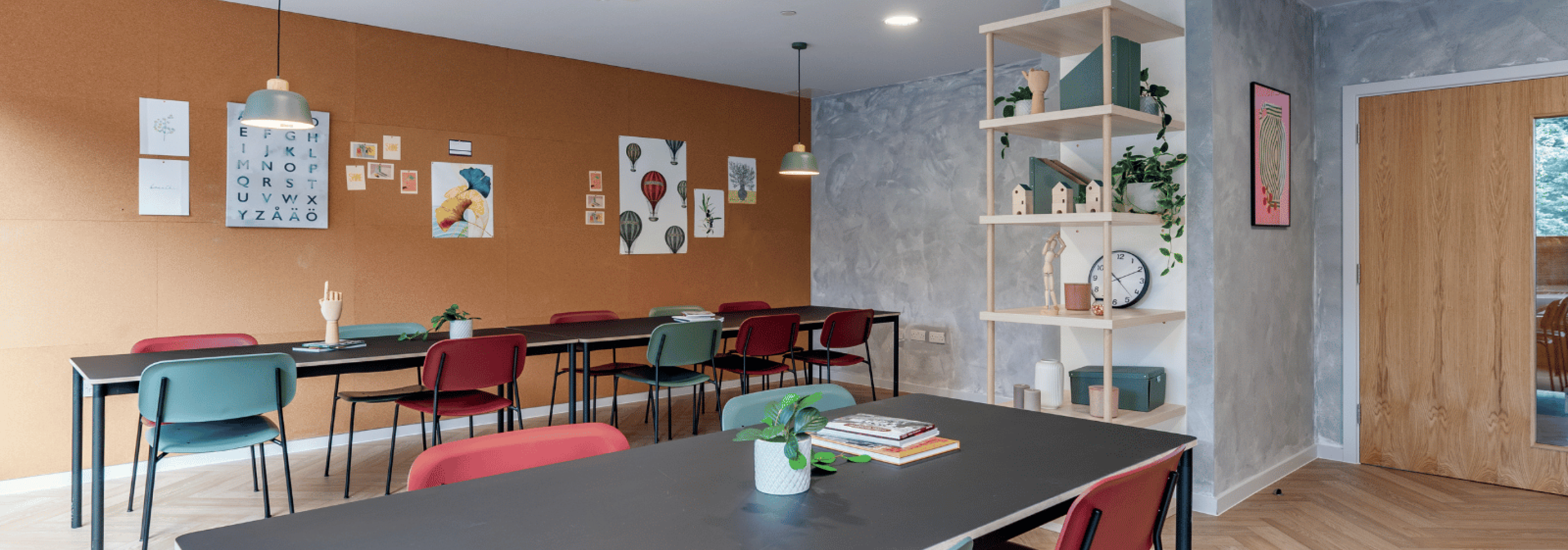 Secondary study space with chairs and work desks